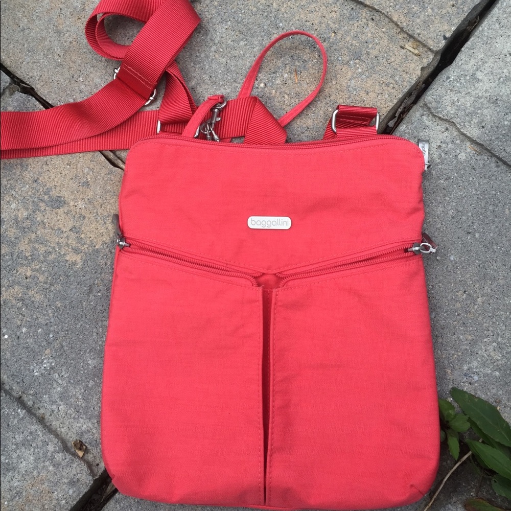 Salmon baggalini purse